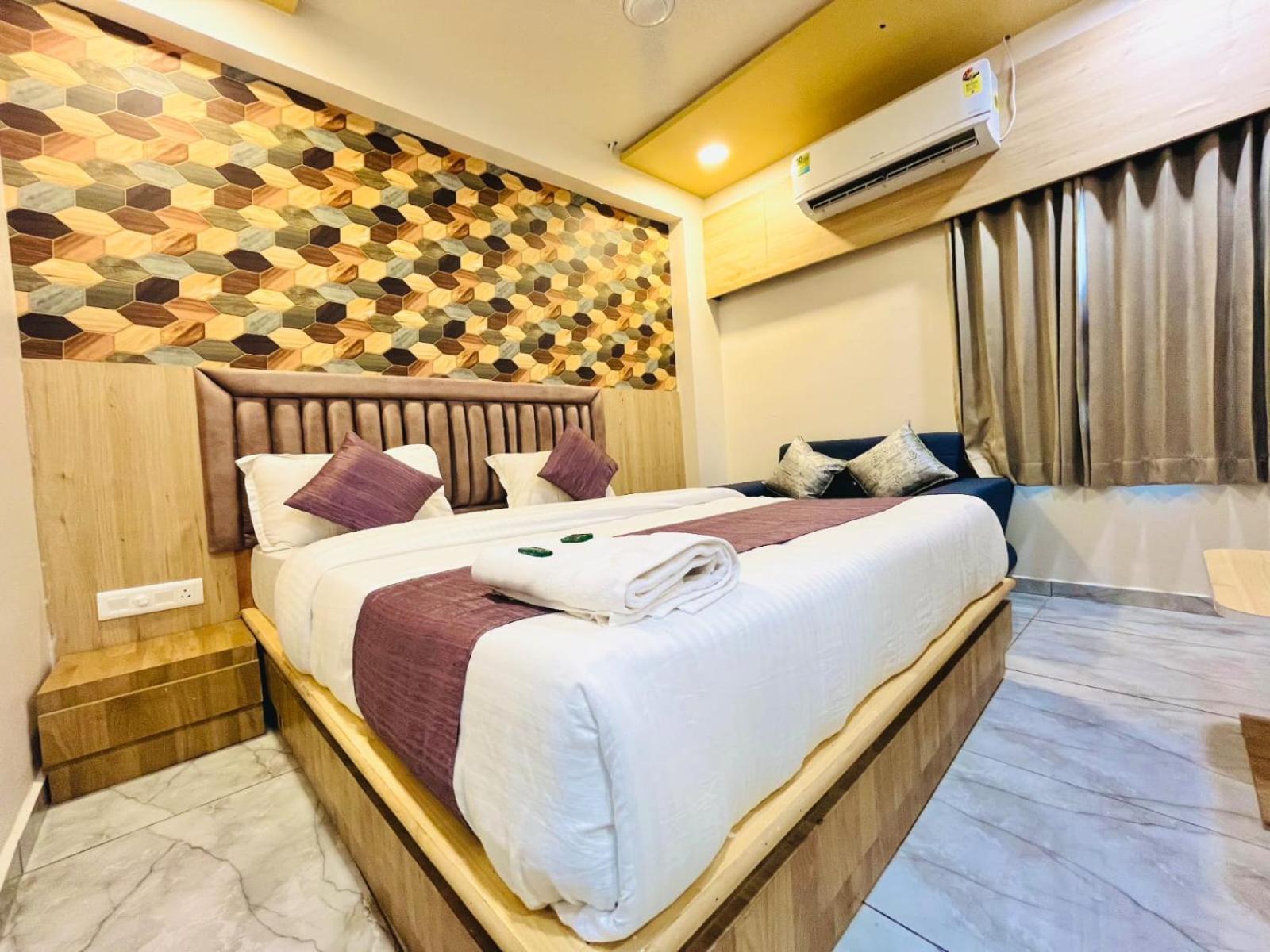 Hotel Alpine Ahmedabad Exterior foto