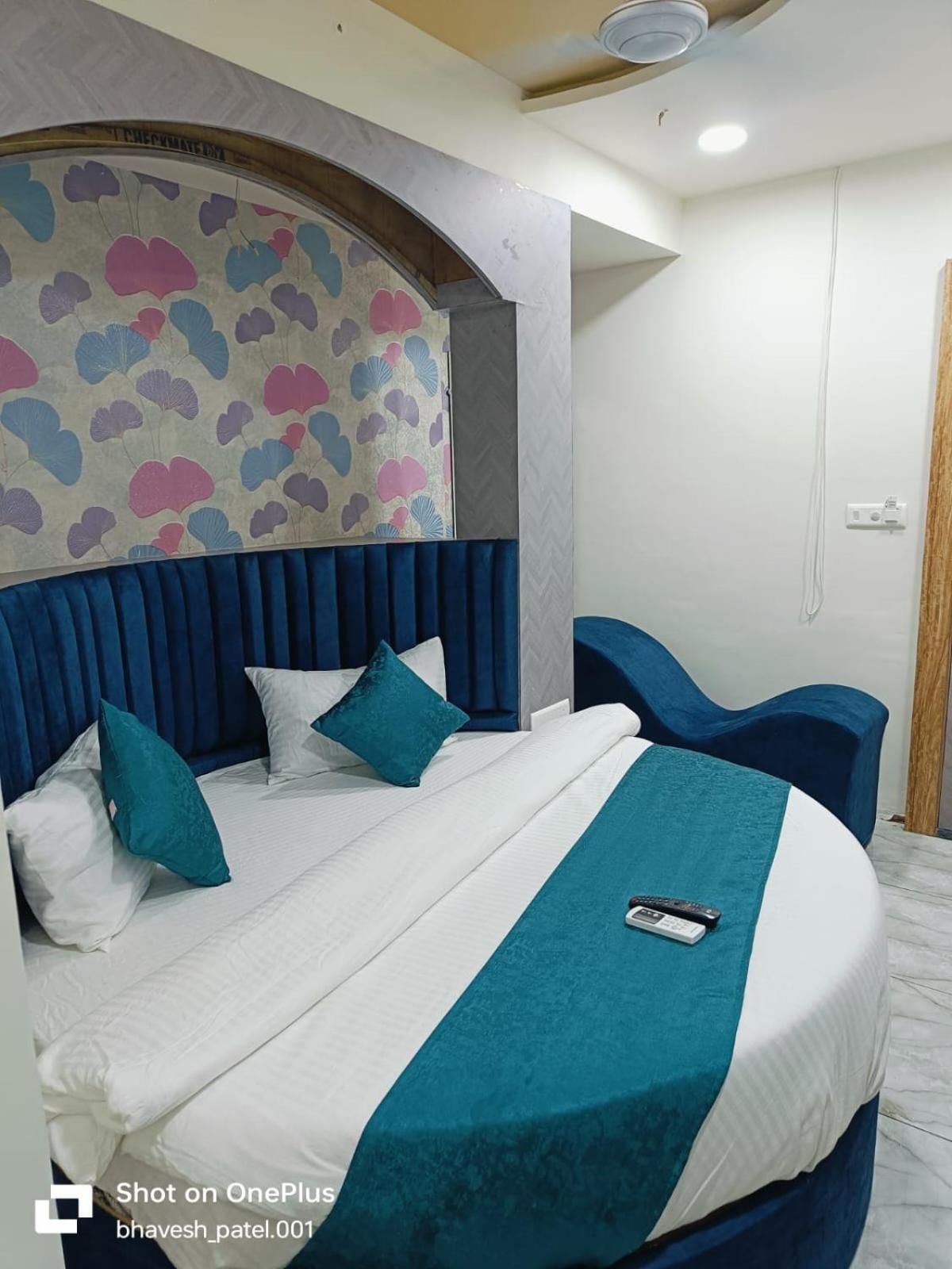 Hotel Alpine Ahmedabad Exterior foto